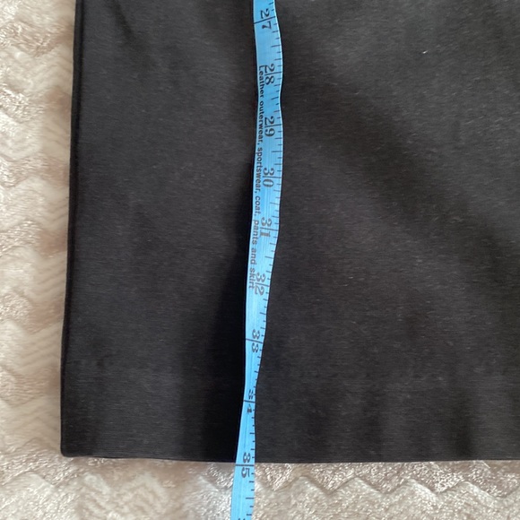 DKNY black sleeveless dress. Size 8. Rounded neck. Full side zipper. PTP abt 19 - Picture 8 of 11